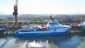 助力海上油气开发 我国首艘集成式大型压裂船交付缩略图