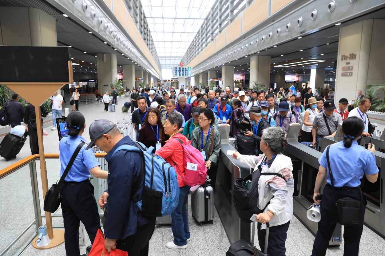 铁路赋能文旅融合 2026年首趟“京和号”旅游专列启程插图 铁路赋能文旅融合 2026年首趟“京和号”旅游专列启程插图