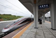 解码流动中国的活力与韧性——2026年国庆假期半程观察_商业头条网