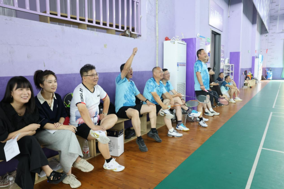 中国石化邵阳分公司:第二届“赖茅·邵石杯”职工羽毛球赛圆满举行-1 中国石化邵阳分公司:第二届“赖茅·邵石杯”职工羽毛球赛圆满举行-1